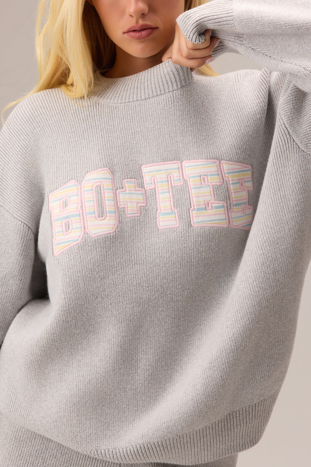 Chic Ribbed Knit Oversized Jumper in Pebble