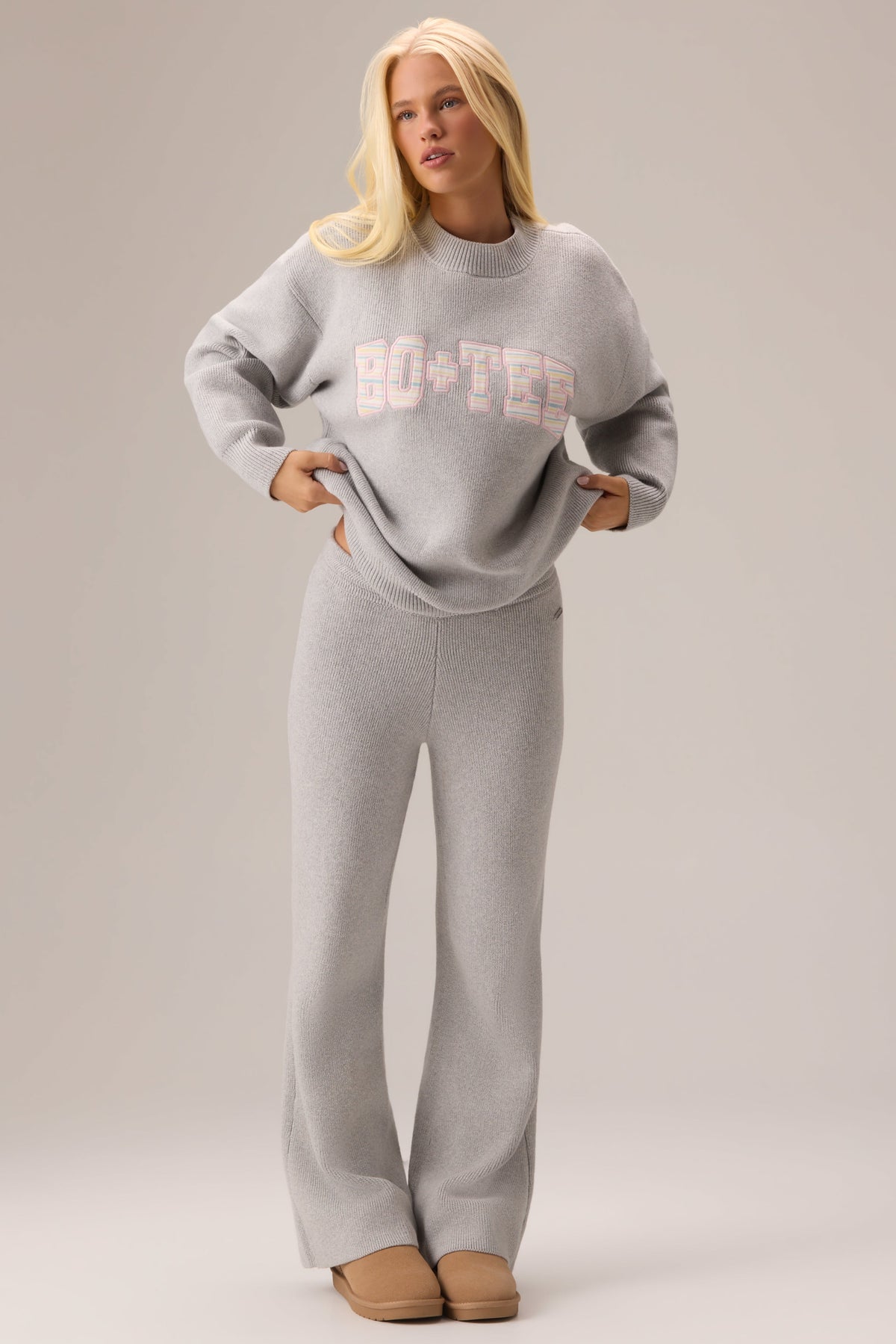 Chic Ribbed Knit Oversized Jumper in Pebble
