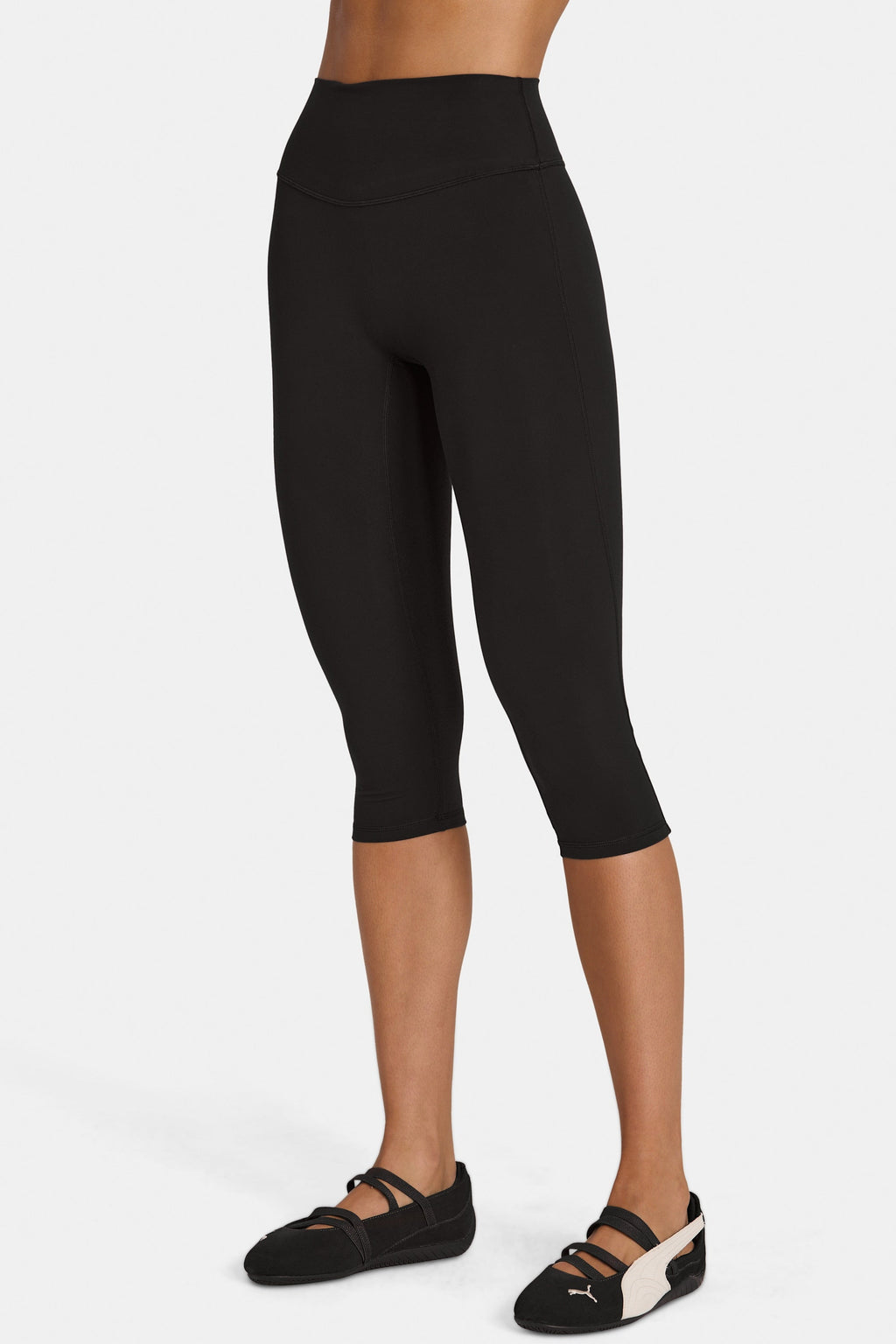 Chic Soft Active Capri Leggings in Black