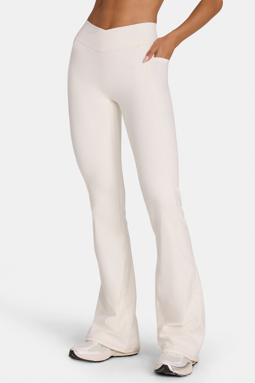 Chic Soft Active V-Waist Flared Leggings in Coconut
