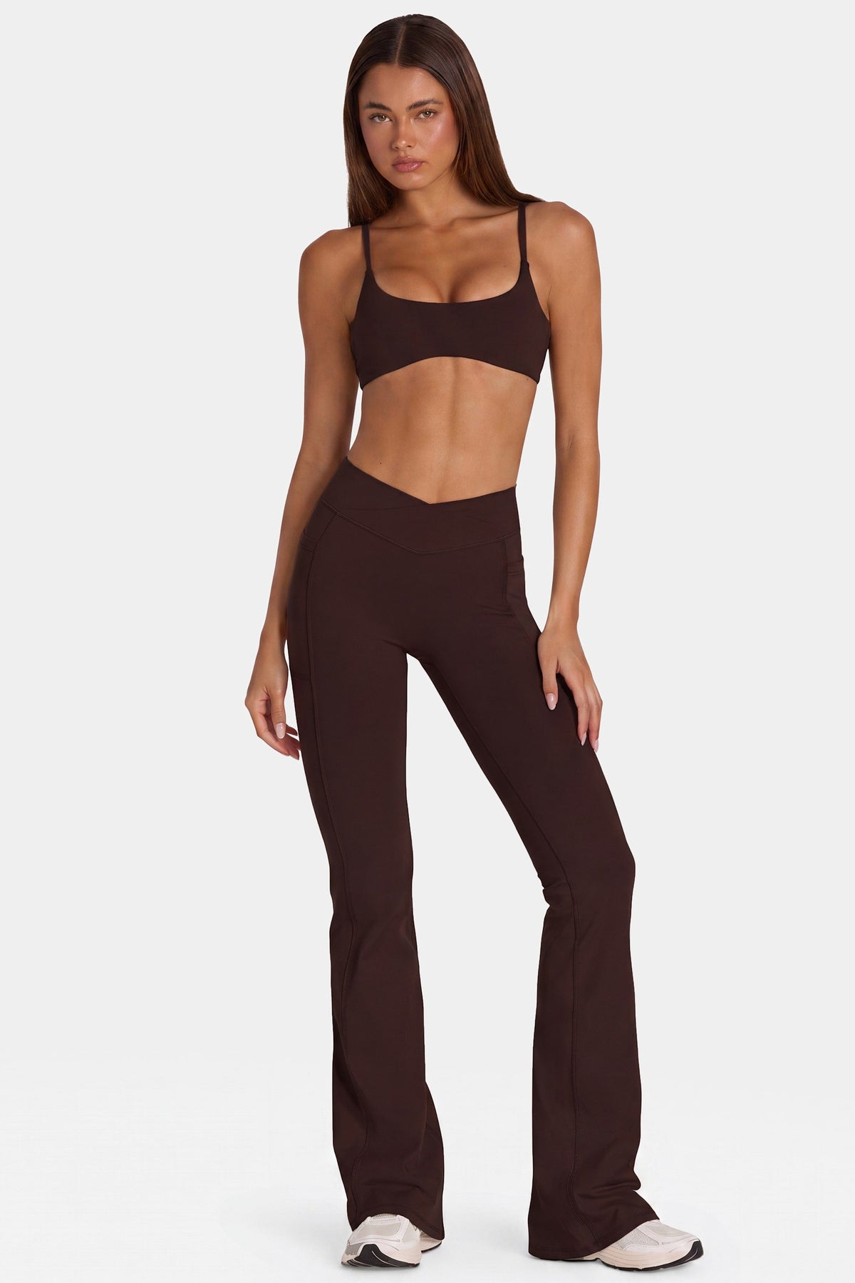 Chic Soft Active V-Waist Flared Leggings in Espresso