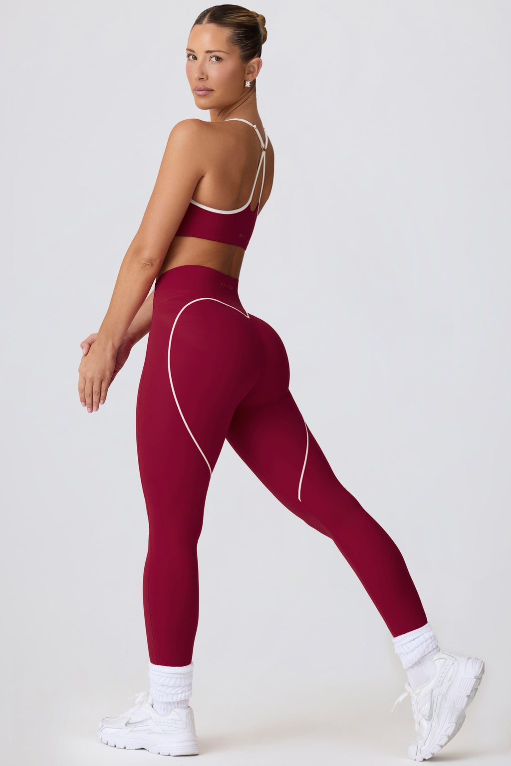 Chic Soft Active Mid-Rise Leggings in Cherry