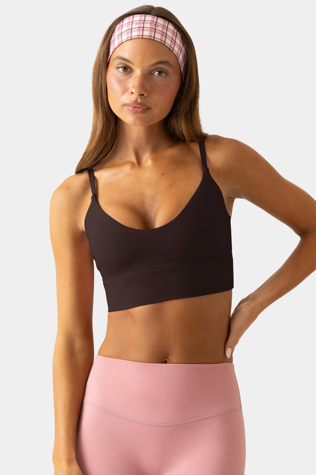 Chic Soft Active Scoop-Neck Sports Bra in Espresso