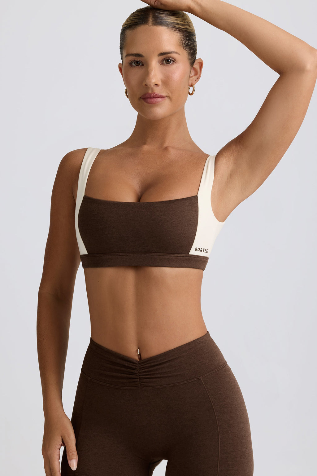 Chic Contrast Sports Bra in Pecan Marl