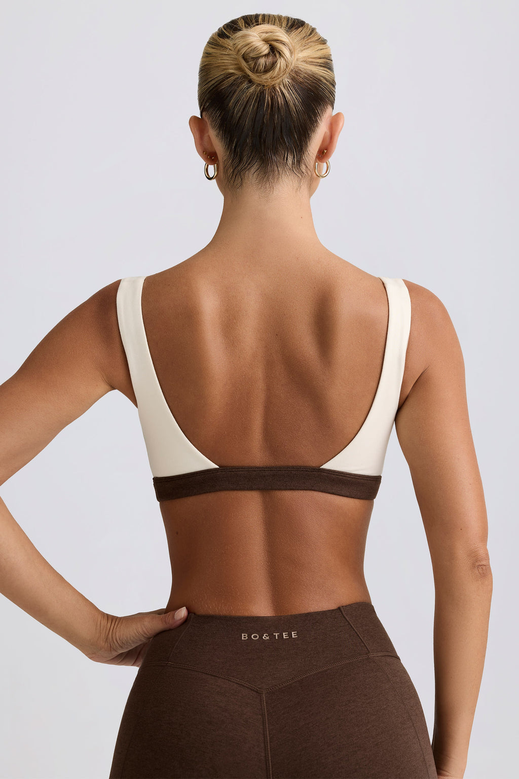 Chic Contrast Sports Bra in Pecan Marl
