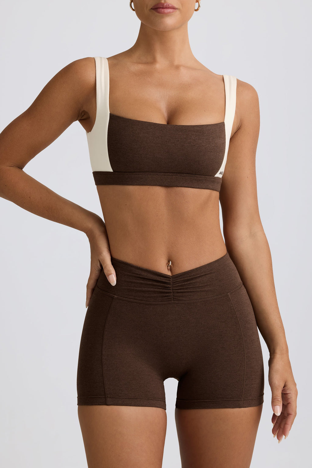 Chic Contrast Sports Bra in Pecan Marl