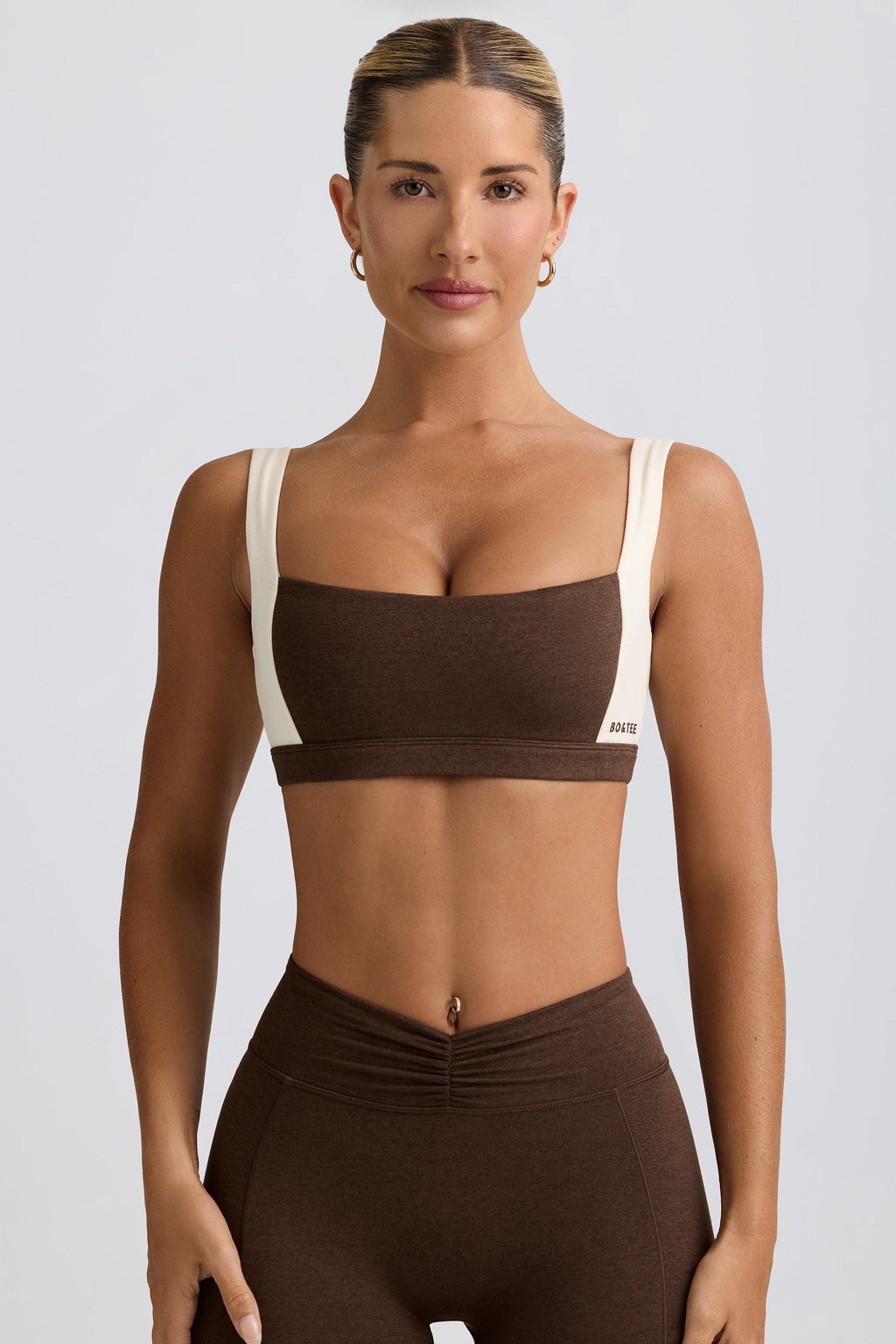Chic Contrast Sports Bra in Pecan Marl