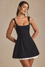 Chic Bow-Detail Pleated A-Line Mini Dress in Black