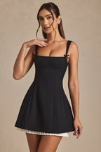Chic Bow-Detail Pleated A-Line Mini Dress in Black