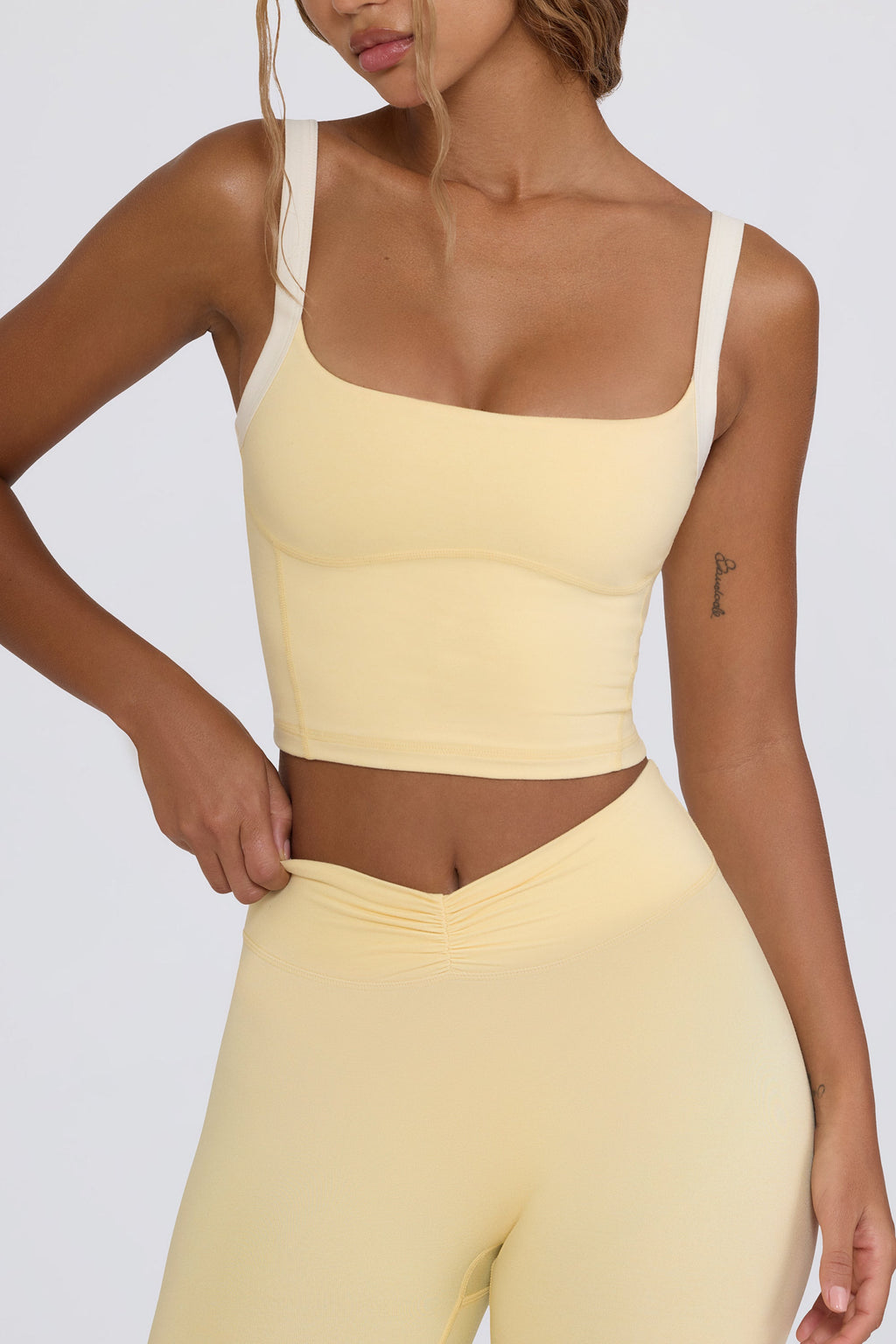 Chic Cropped Tank Top in Lemon Marl