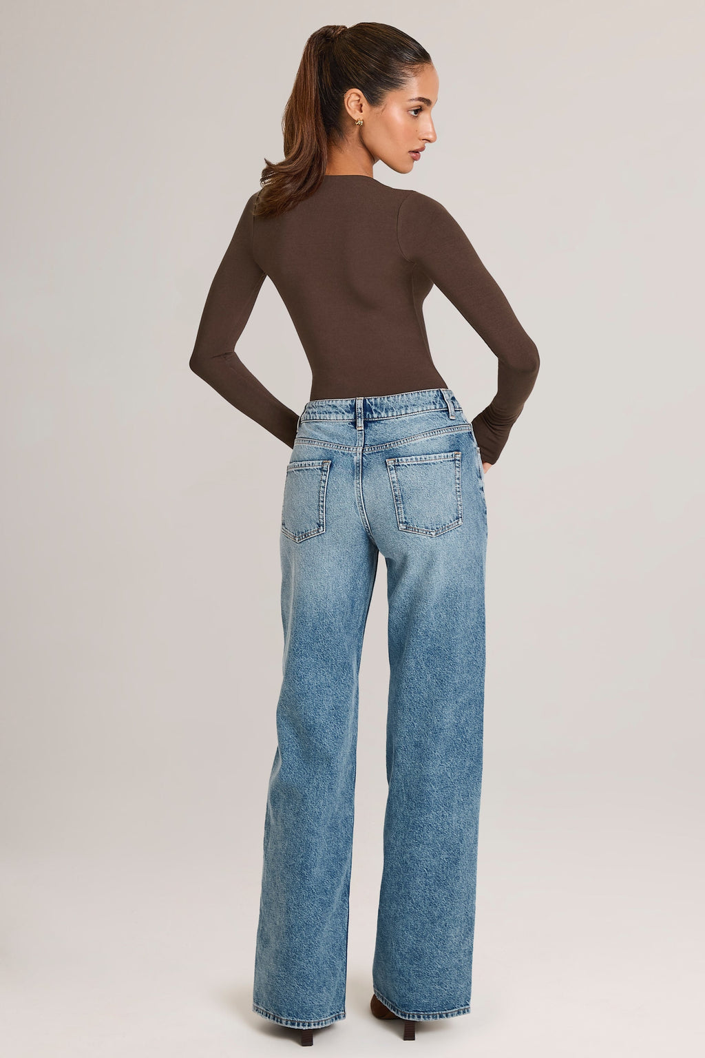 Chic Drawstring Straight-Leg Jeans in Mid Wash