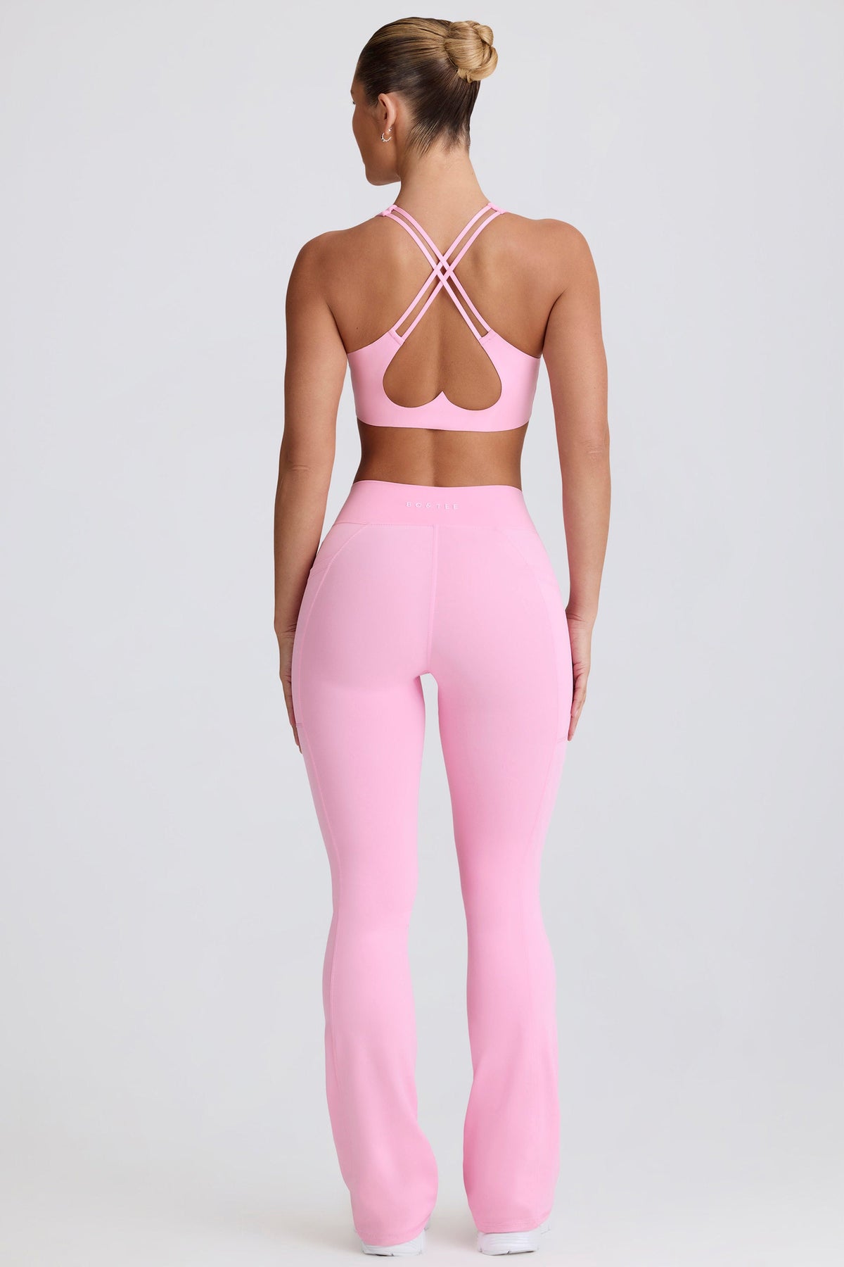 Chic Soft Active V-Waist Pocket Flared Leggings in Baby Pink