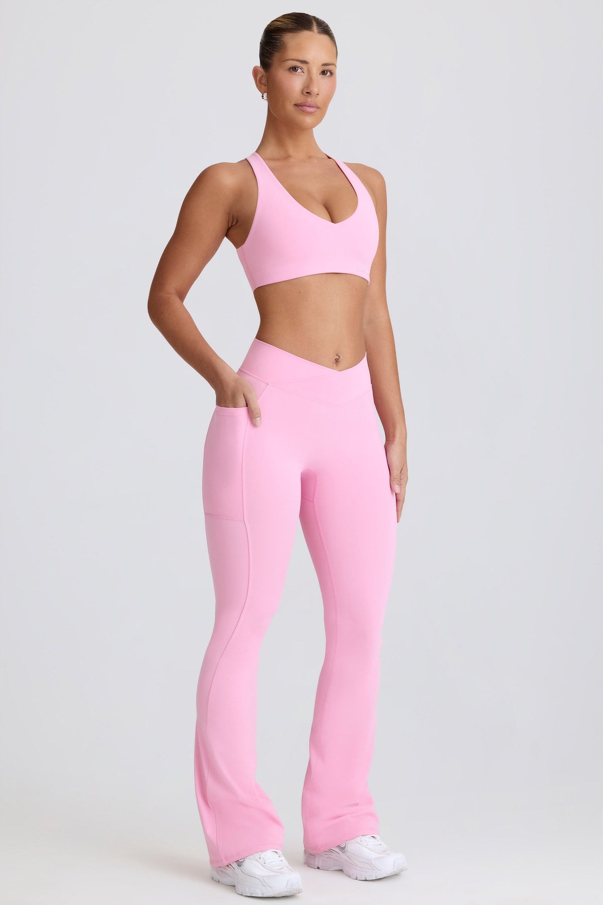 Chic Soft Active V-Waist Pocket Flared Leggings in Baby Pink