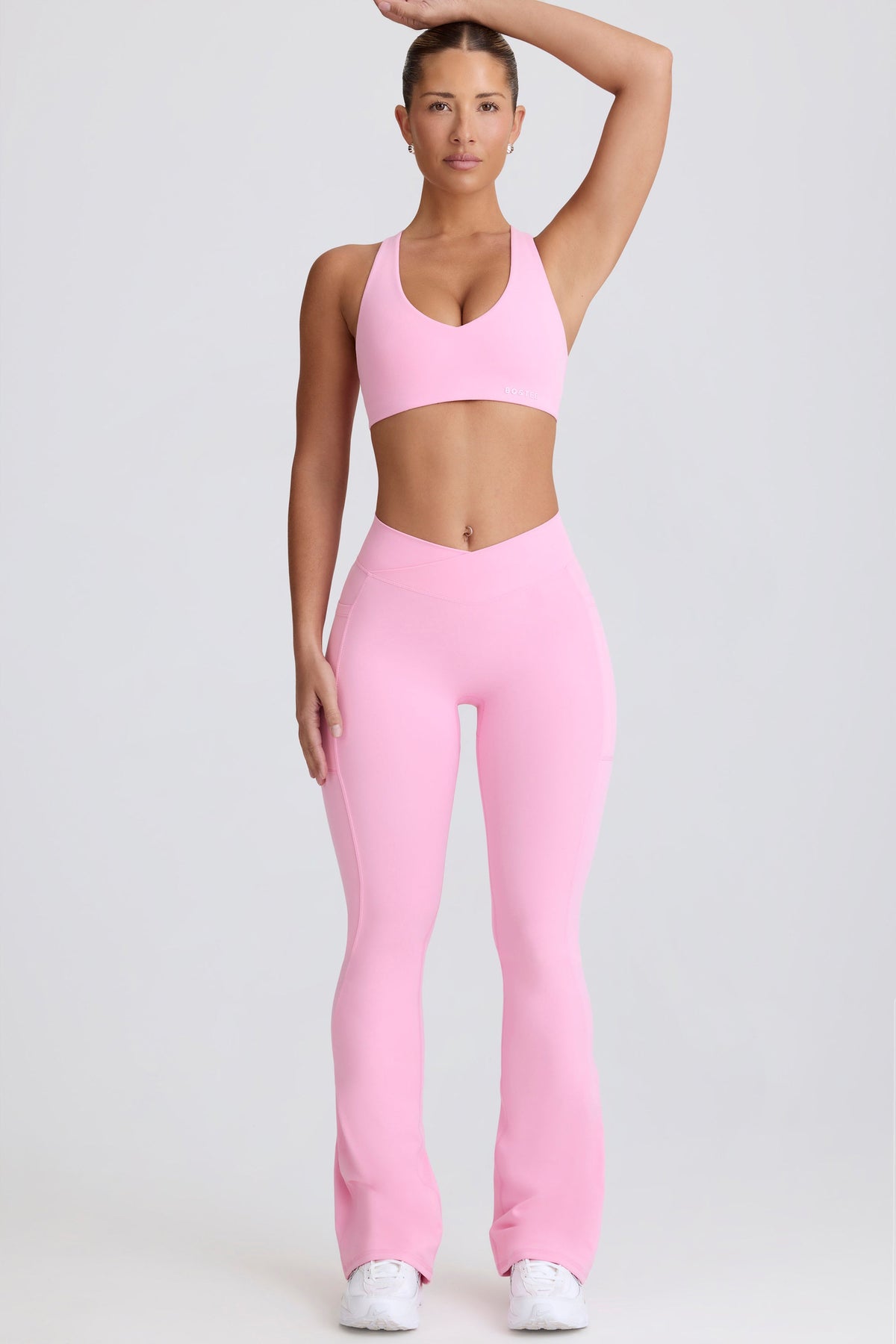 Chic Soft Active V-Waist Pocket Flared Leggings in Baby Pink