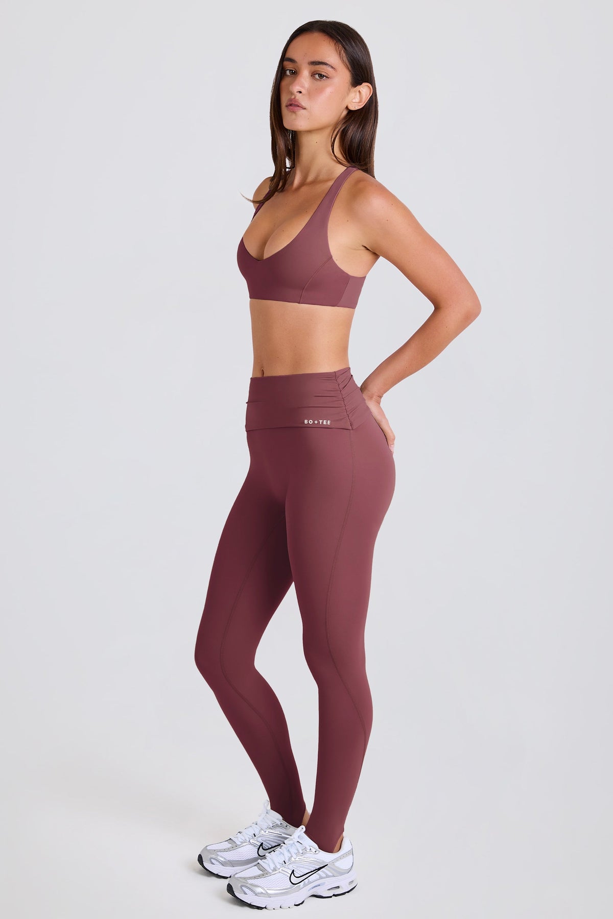 Chic Foldover Mid-Rise Stirrup Leggings in Acai