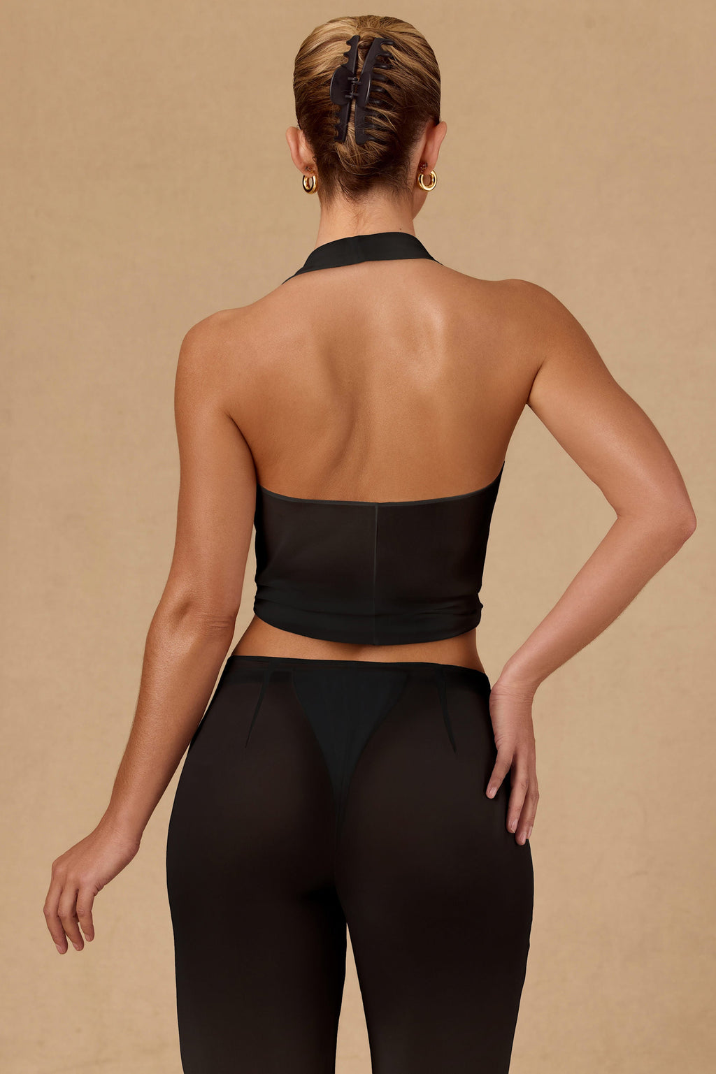 Chic Tie-Front Halterneck Crop Top in Black