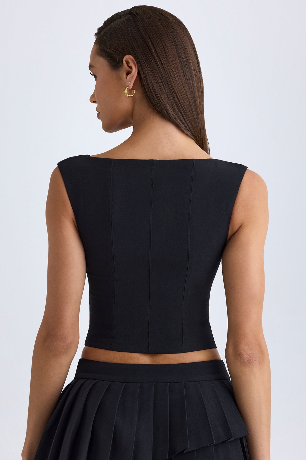 Chic V-Neck Structured Crop Top in Black
