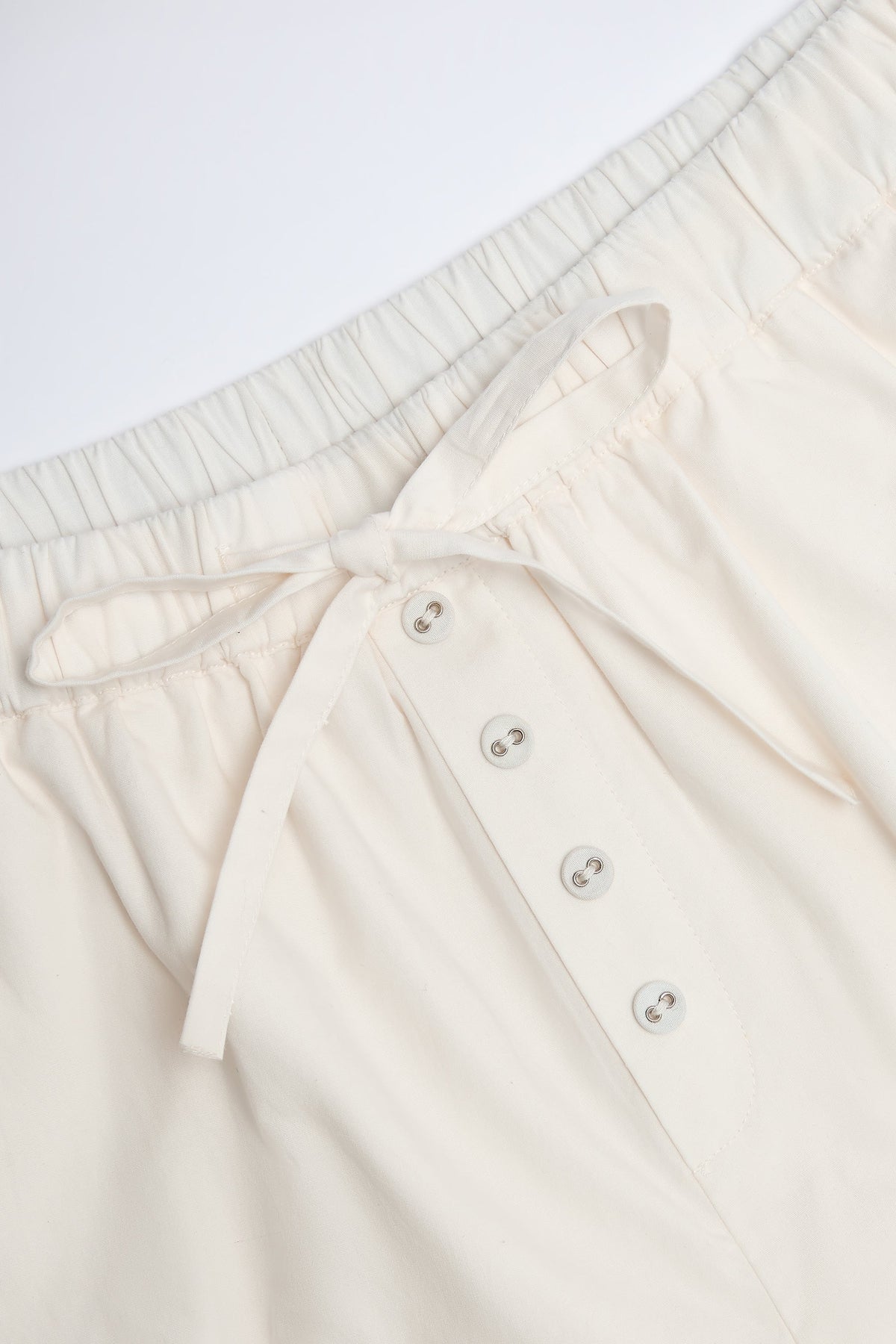 Chic Mid-Rise Cotton-Poplin Shorts in White