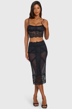Chic Placed Lace-Trim Mid-Rise Midi Skirt in Black