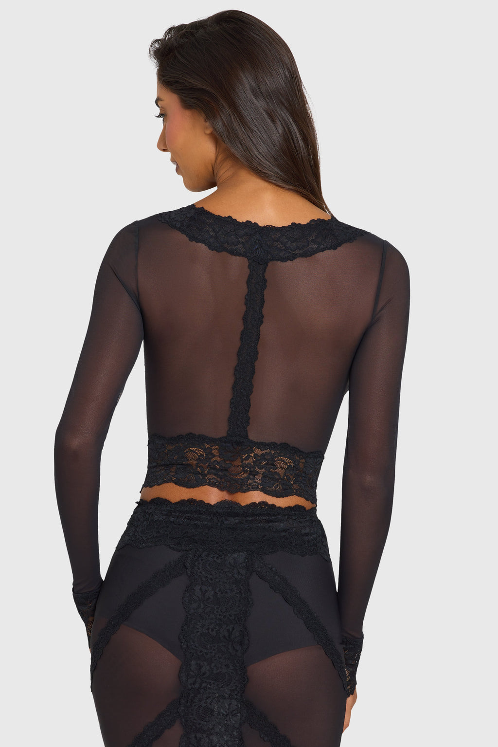 Chic Placed Lace-Trim Cropped Cardigan in Black