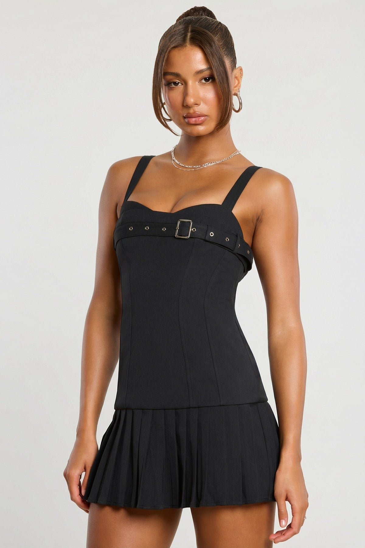 Chic Brushed Twill Drop Waist Kilt Mini Dress in Black