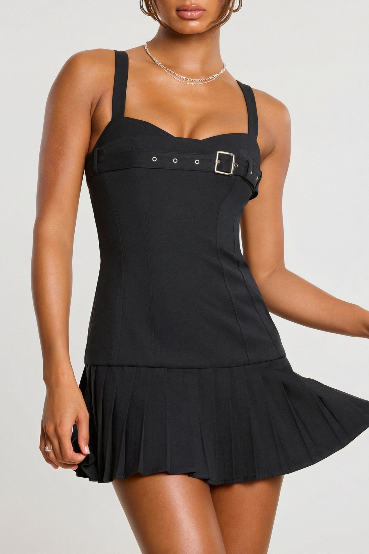 Chic Brushed Twill Drop Waist Kilt Mini Dress in Black