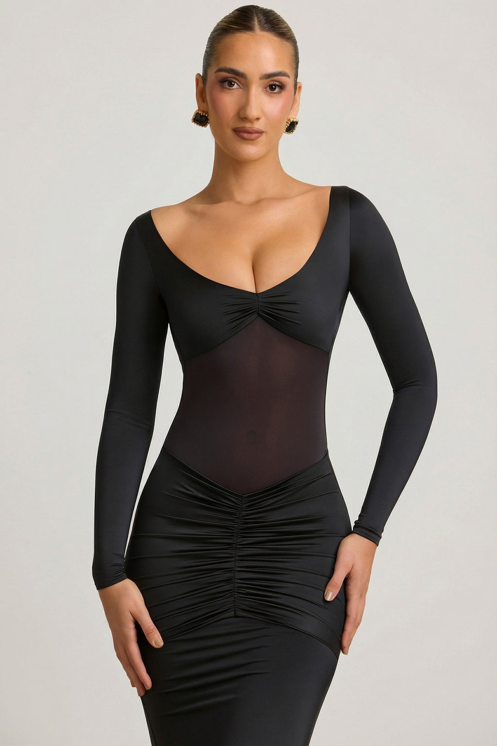 Chic Bow-Detail Ruched Maxi Dress in Black