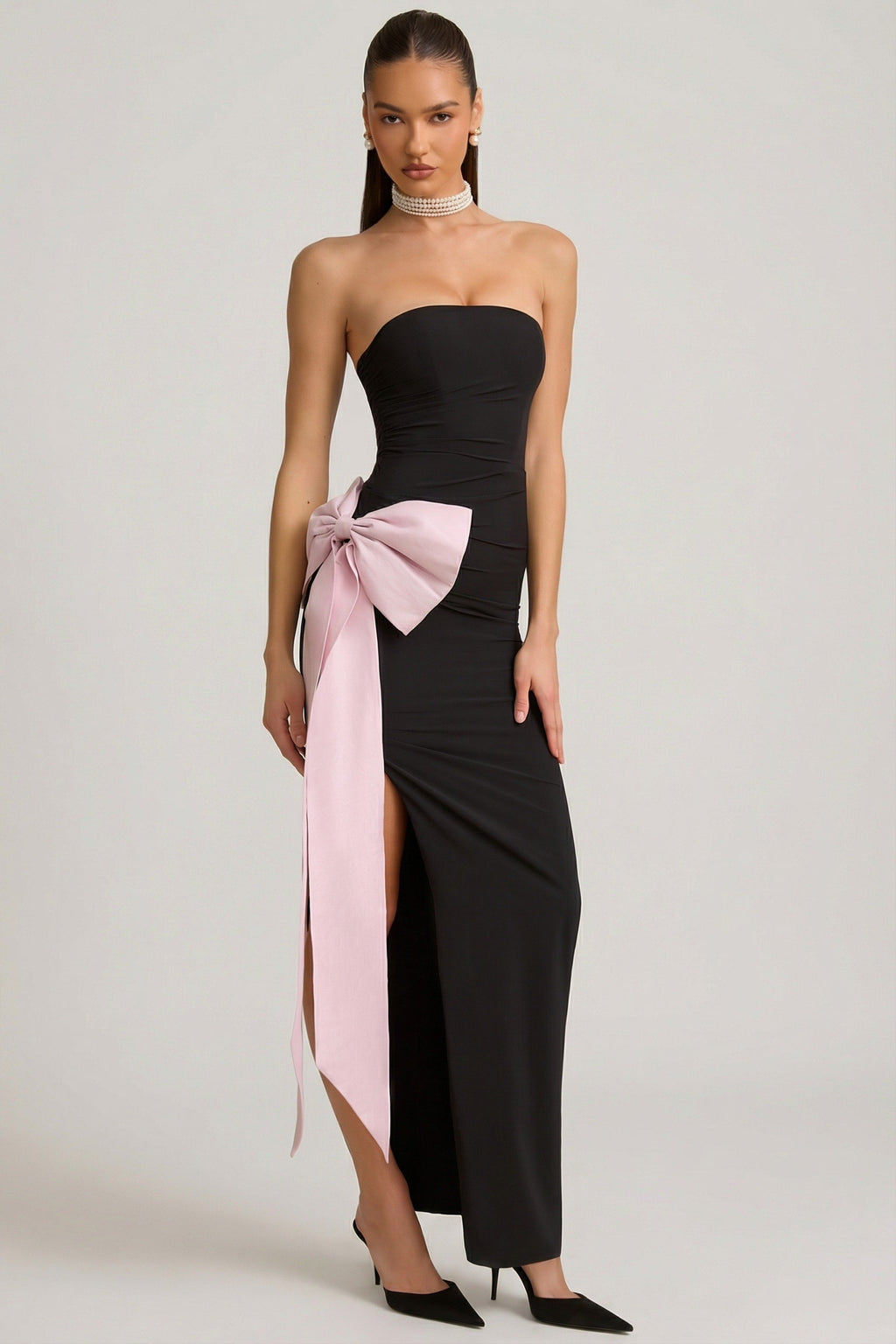 Chic Strapless Bow-Detail Maxi Dress in Black