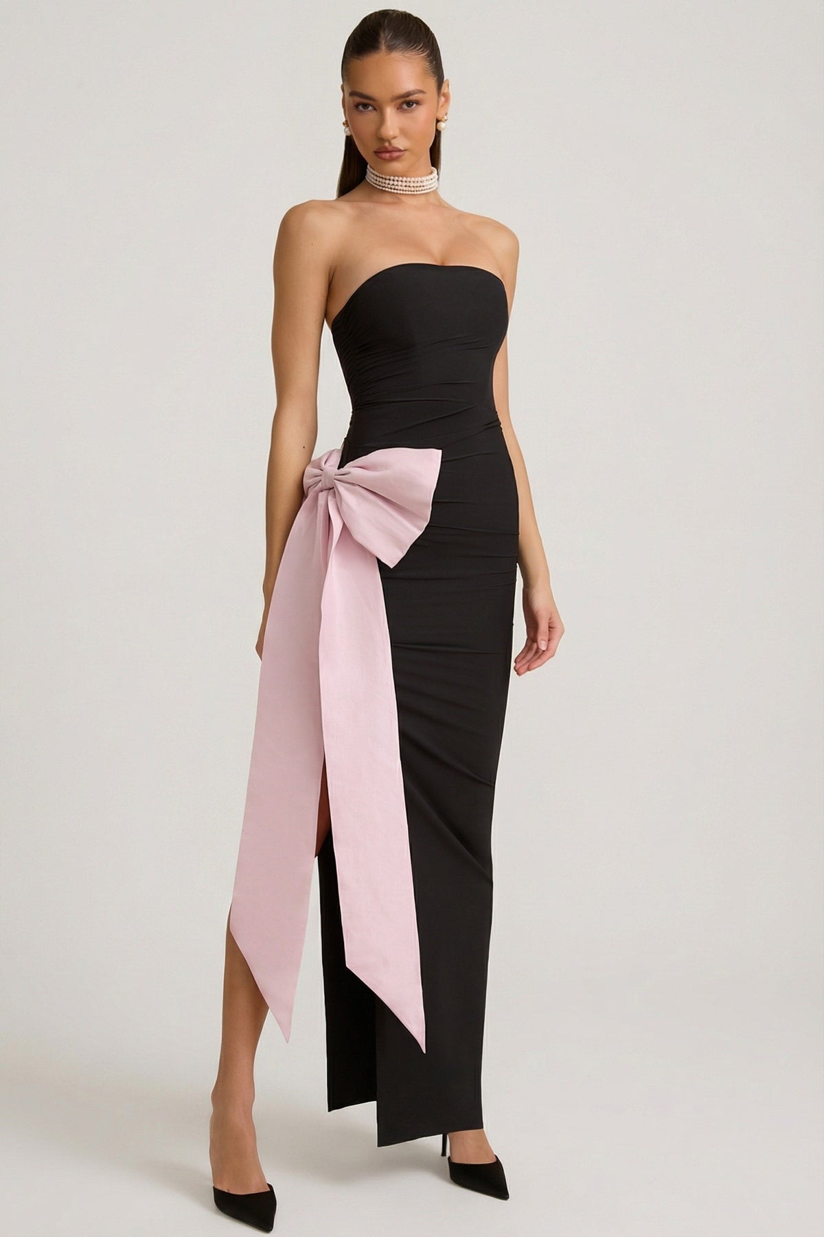 Chic Strapless Bow-Detail Maxi Dress in Black