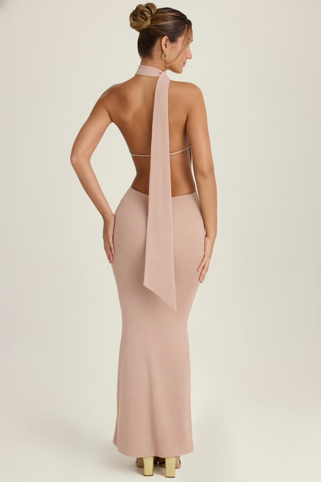 Chic Scarf-Detail Cut-Out Halterneck Maxi Dress in Warm Peach