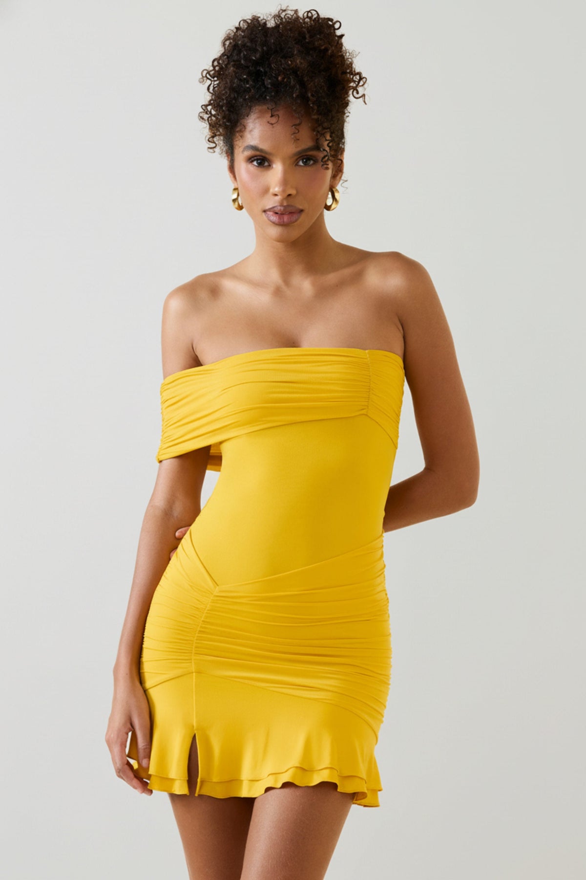 Chic Asymmetric Ruched One-Shoulder Mini Dress in Golden Yellow