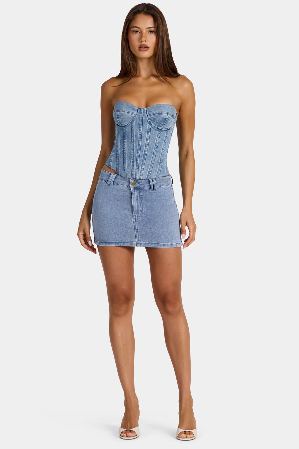 Chic Low-Rise Denim Mini Skirt in Mid-Blue