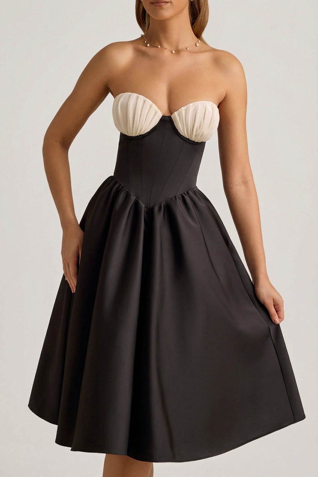 Chic Strapless Corset Midi Dress in Black