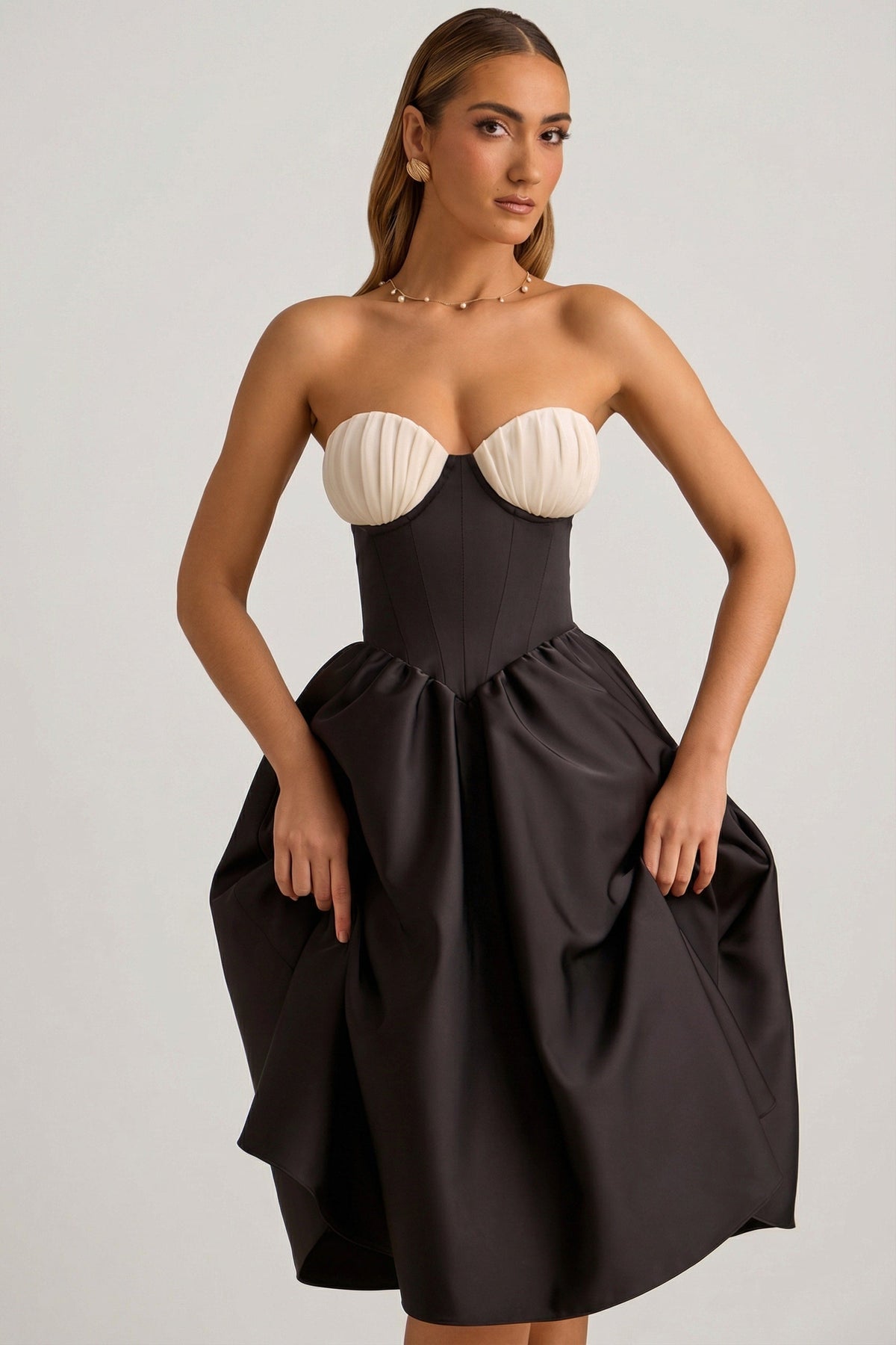 Chic Strapless Corset Midi Dress in Black