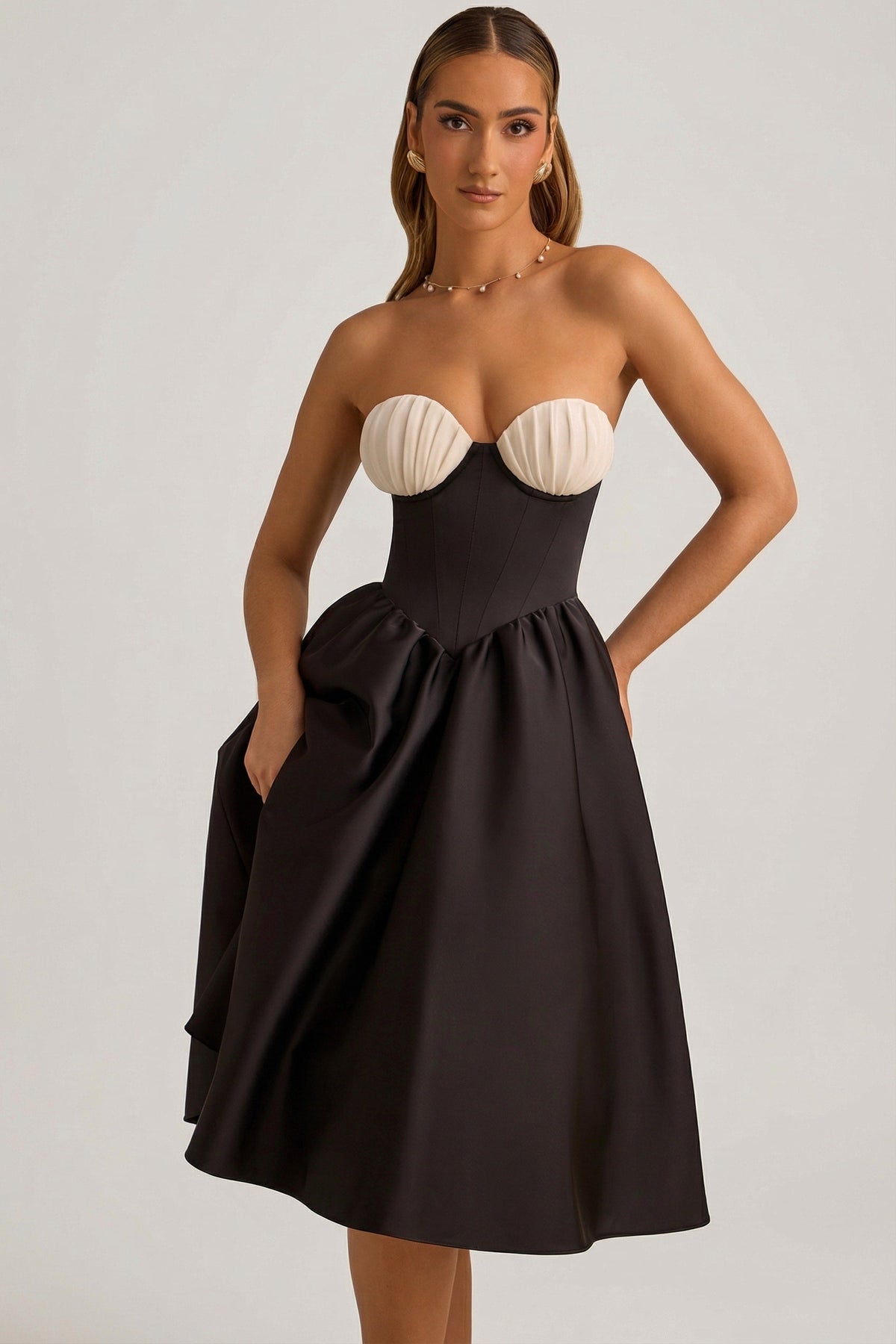 Chic Strapless Corset Midi Dress in Black