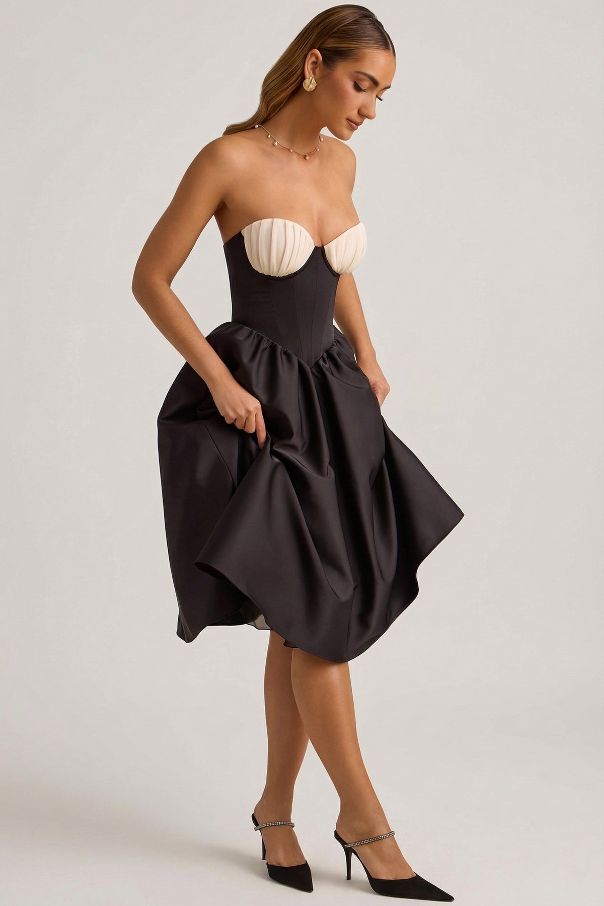 Chic Strapless Corset Midi Dress in Black