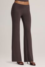 Chic Mid-Rise Straight-Leg Trousers in Chocolate Brown