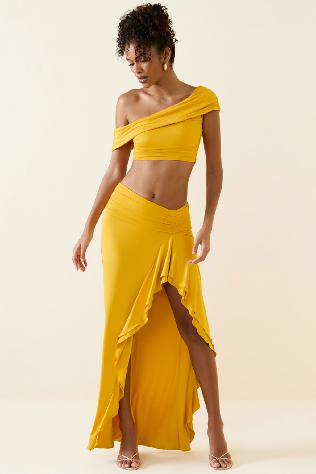 Chic Asymmetric Ruffled Low-Rise Maxi Skirt in Golden Yellow
