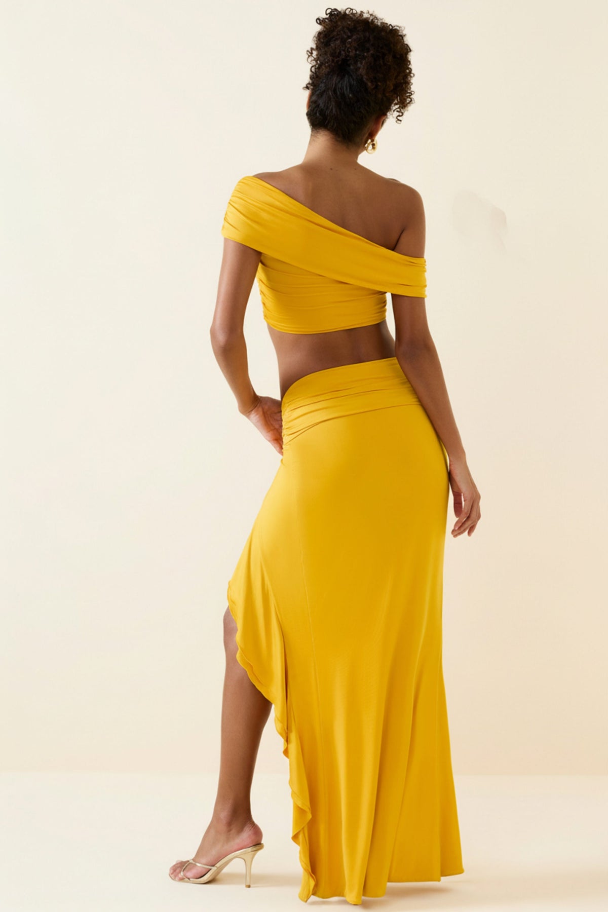 Chic Asymmetric Ruffled Low-Rise Maxi Skirt in Golden Yellow