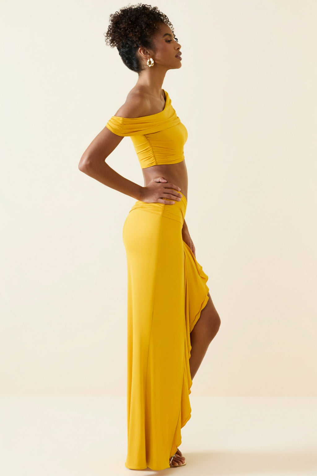 Chic Asymmetric Ruffled Low-Rise Maxi Skirt in Golden Yellow