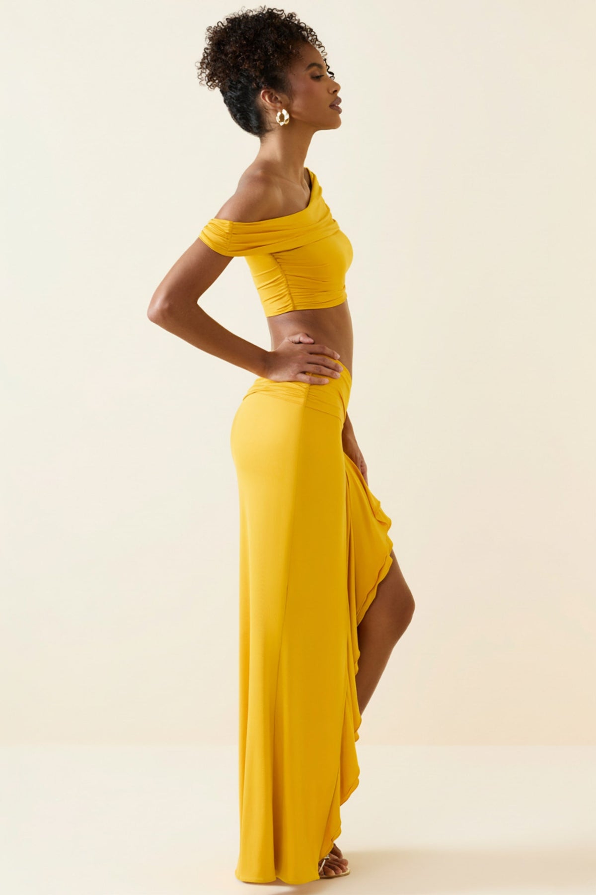 Chic Asymmetric Ruffled Low-Rise Maxi Skirt in Golden Yellow