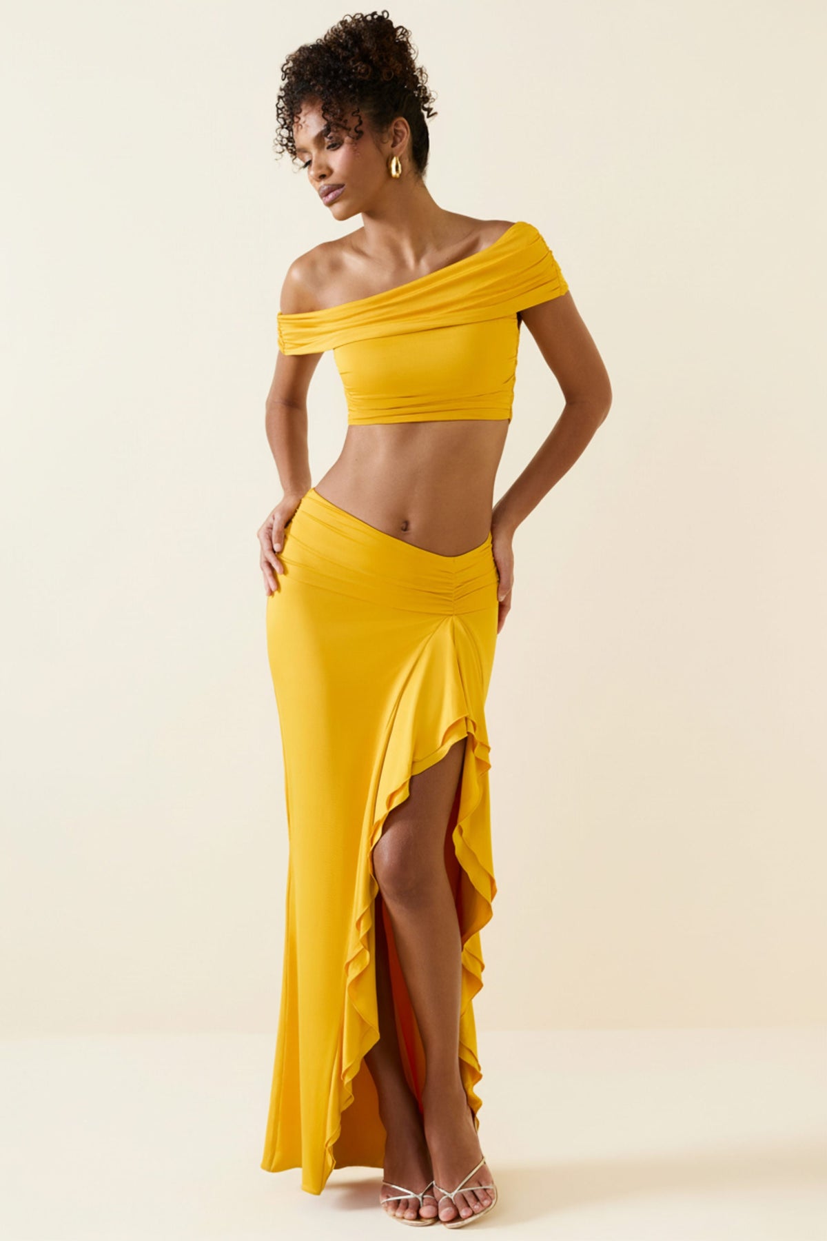 Chic Asymmetric Ruffled Low-Rise Maxi Skirt in Golden Yellow