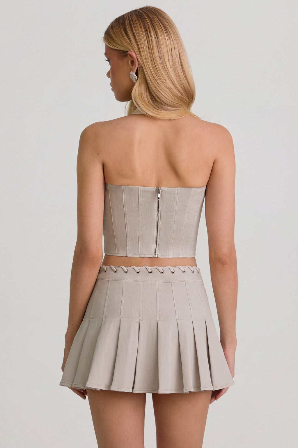 Chic Low-Rise Pleated Mini Skirt in Ecru