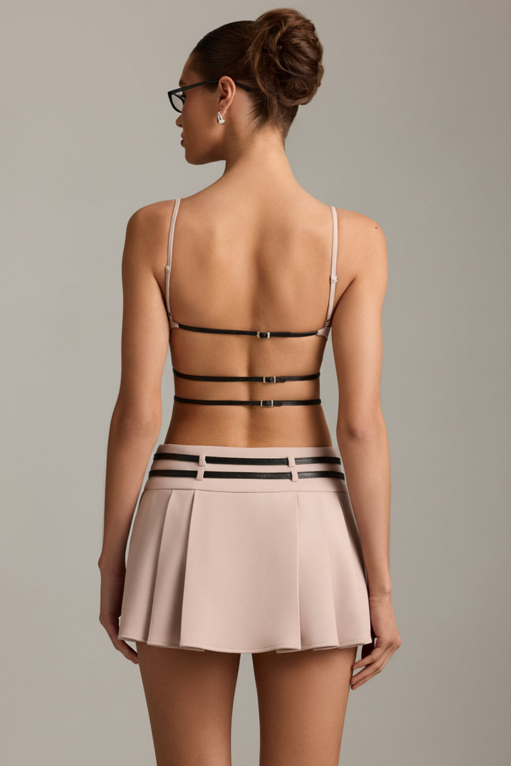 Chic Belted Backless Pleated Mini Dress in Mushroom