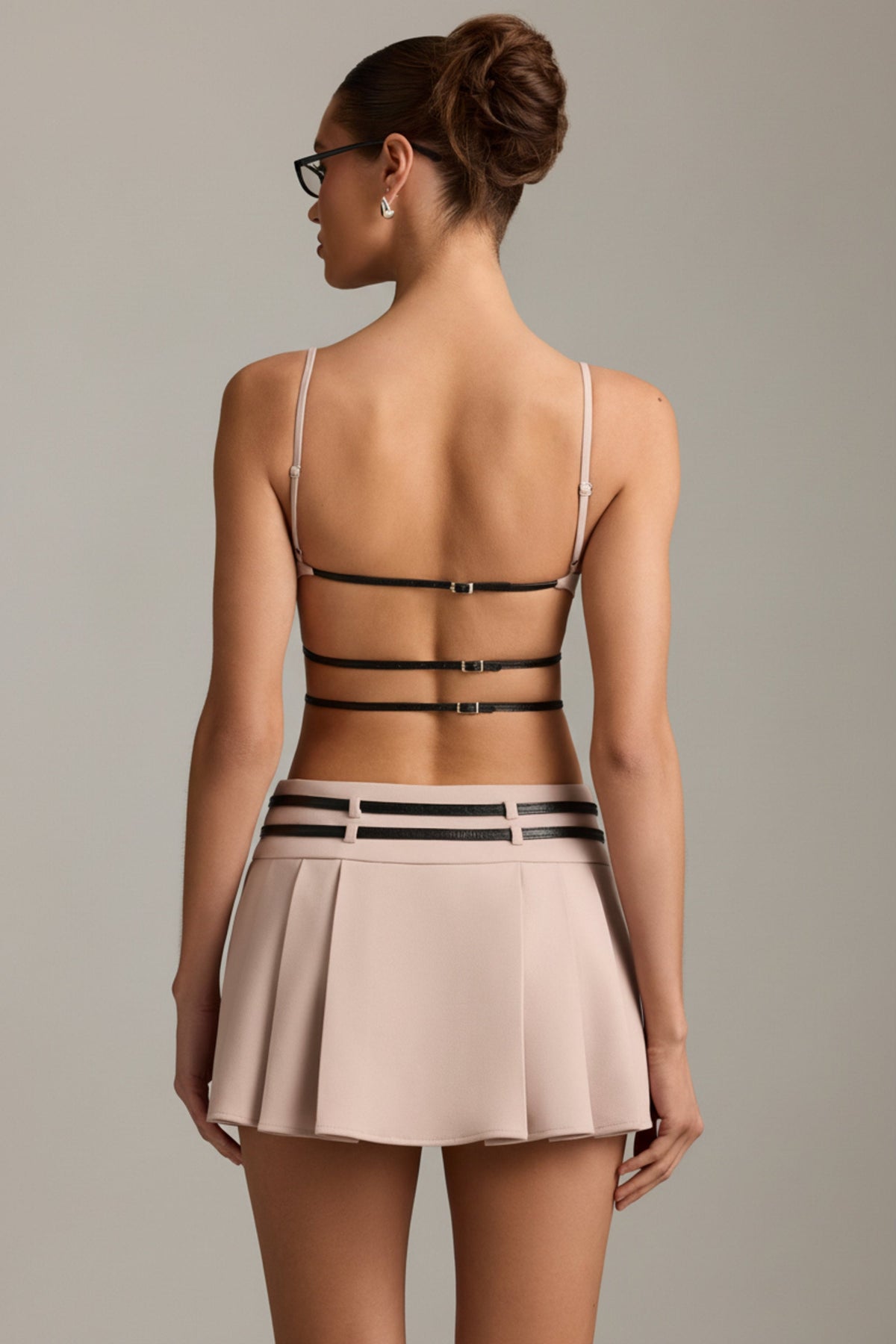 Chic Belted Backless Pleated Mini Dress in Mushroom
