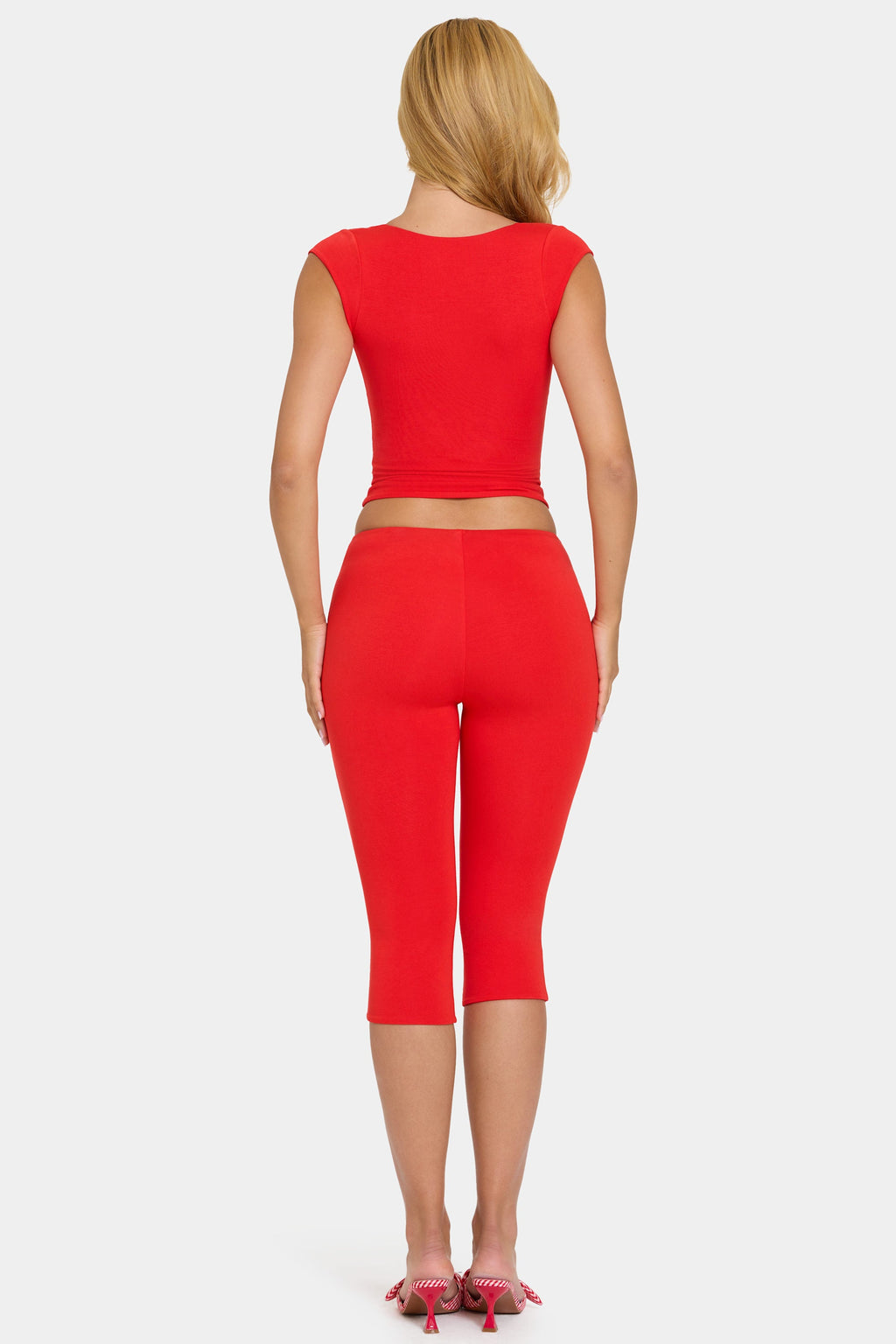 Chic Modal Capri Leggings in Cherry