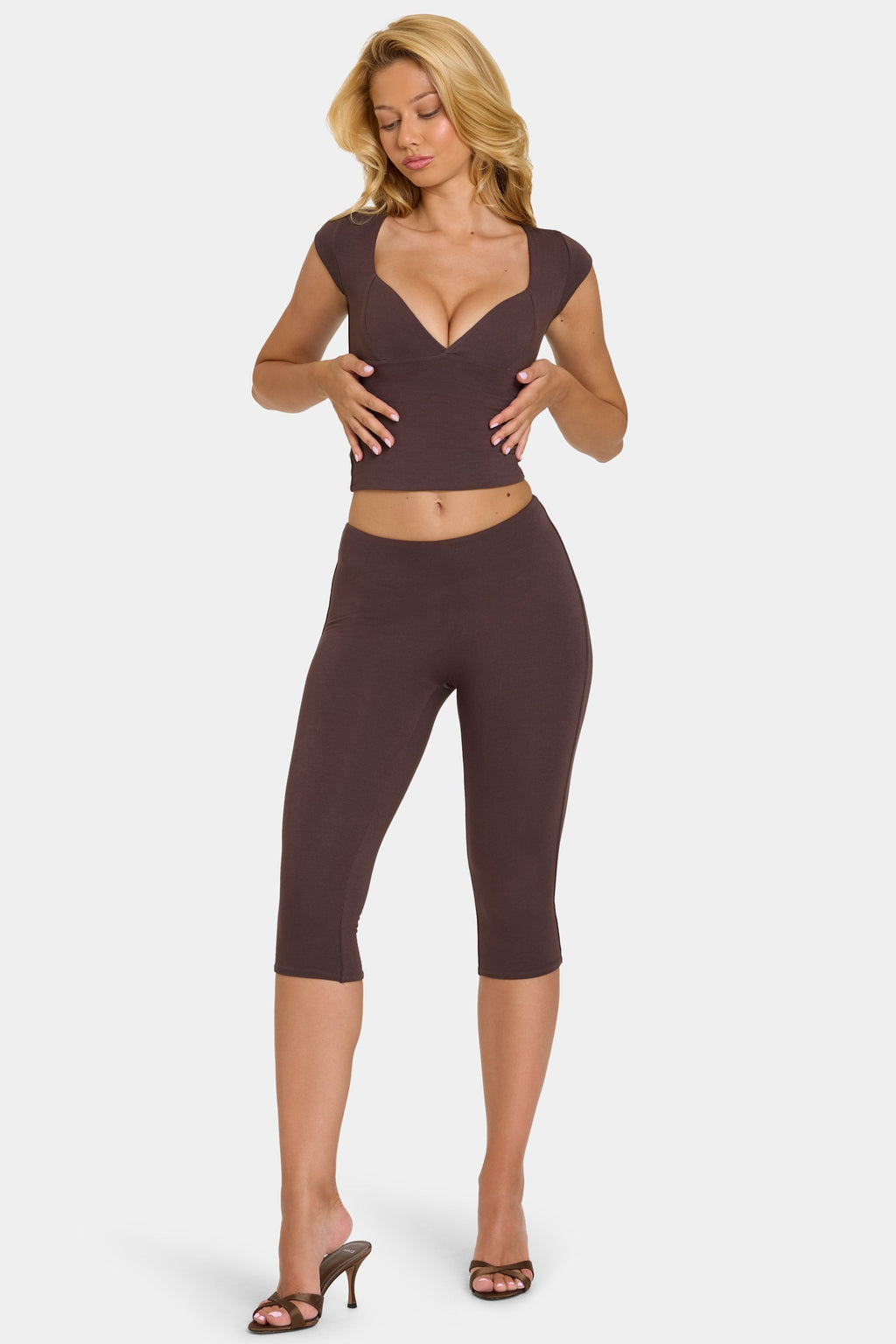 Chic Modal Capri Leggings in Chocolate