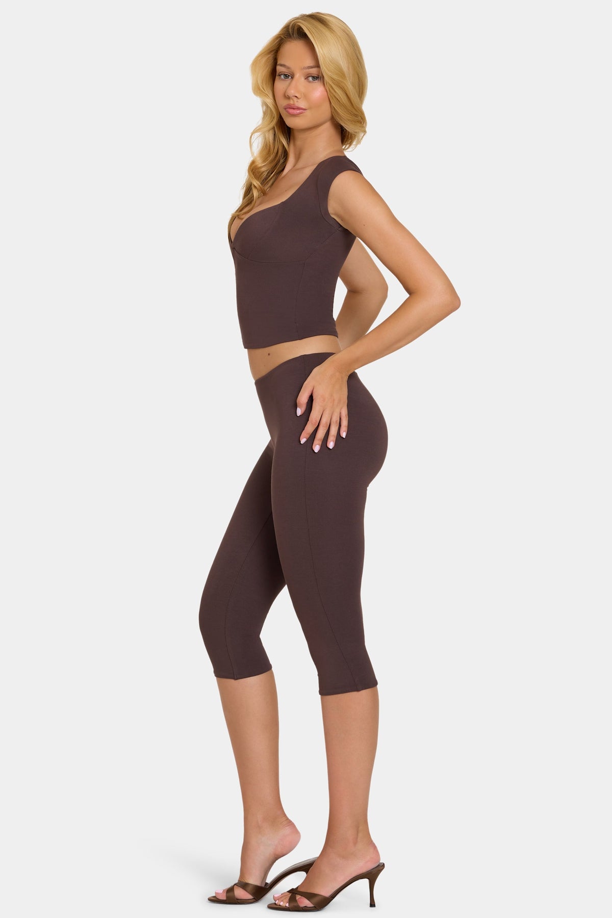 Chic Modal Capri Leggings in Chocolate