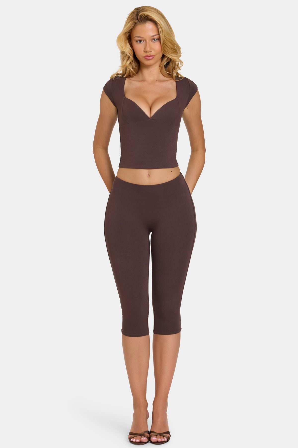 Chic Modal Capri Leggings in Chocolate