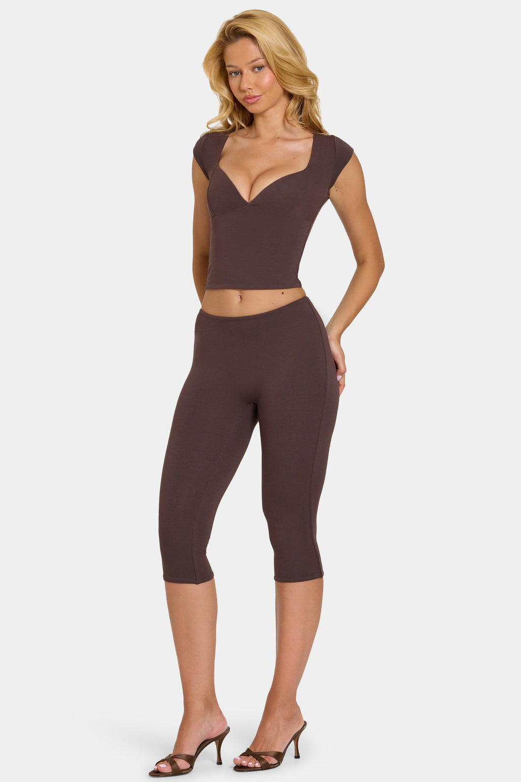 Chic Modal Capri Leggings in Chocolate